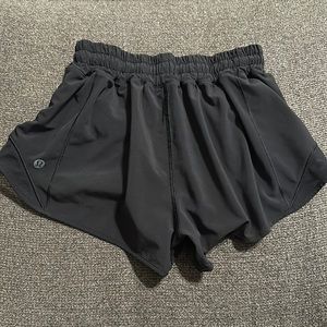 Lululemon: Hotty Hot Low Rise Lined Shorts 2.5